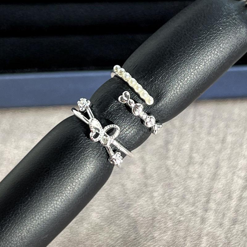2026 Sweet and Cool Wind Light Luxury Pearl Bow Personality Ring Women's Simple and Versatile Layering Niche Design Ring