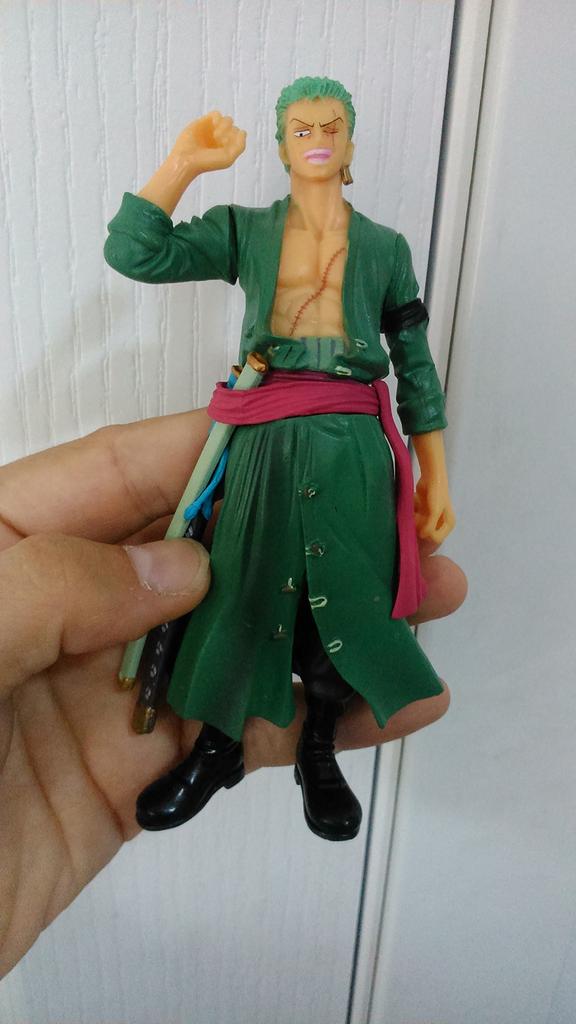 TAMASHII NATIONS Figuarts ZERO Roronoa Zoro World Edition (New Ver.)