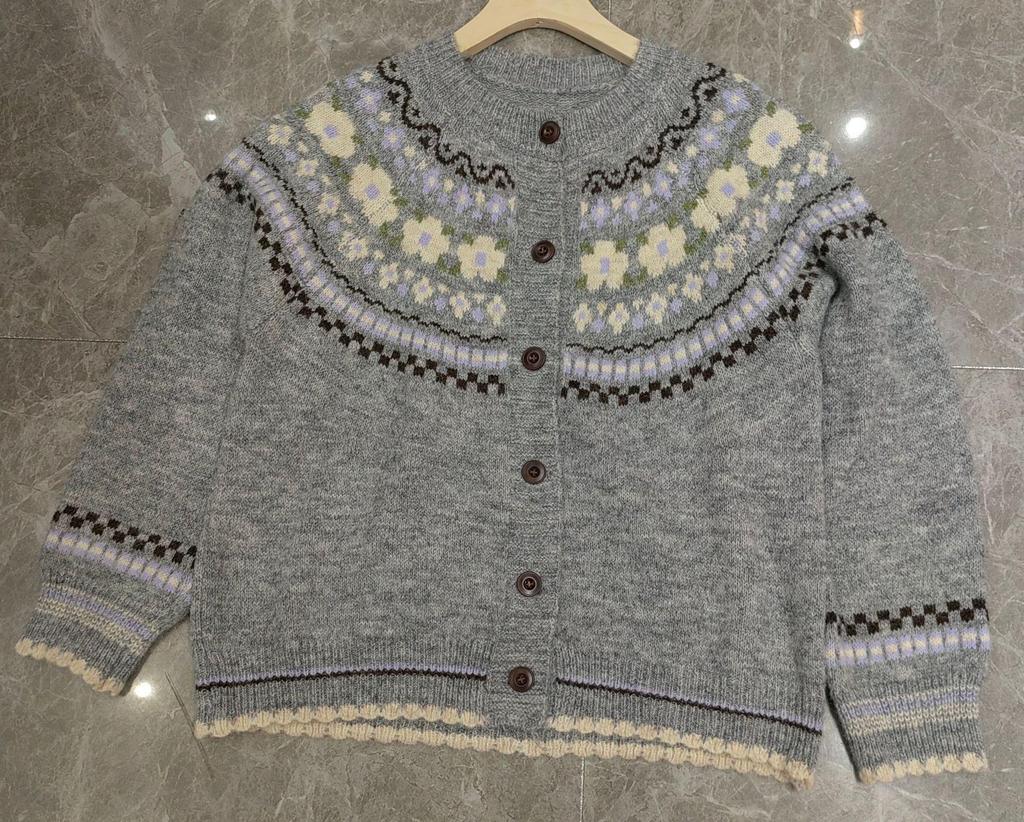 Women's 2026 Autumn/Winter Jacquard Knit Round Neck Snowflake Cardigan Sweater with Horn Buttons