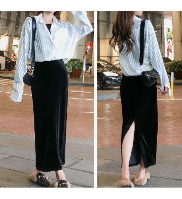 Ретро Осенне-зимняя черная бархатная миди-юбка с высоким поясом и разрезом - Облегающий силуэт