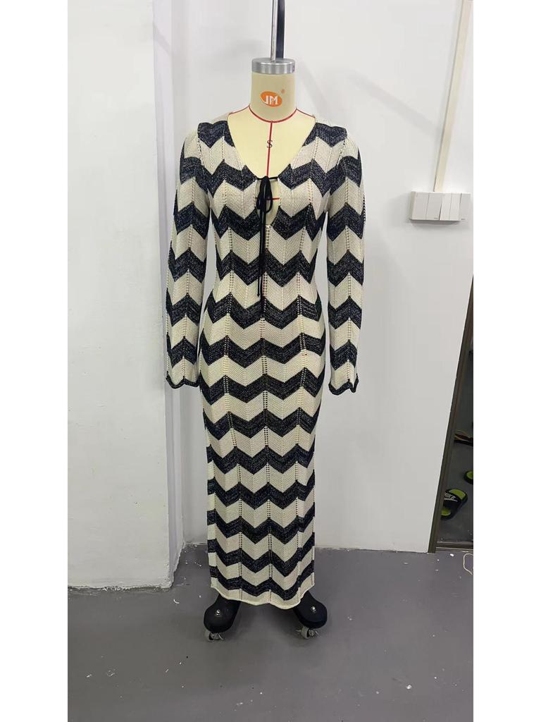 2024 European-American Reversible Tie-up Hollow-Out Slimming Beach Dress