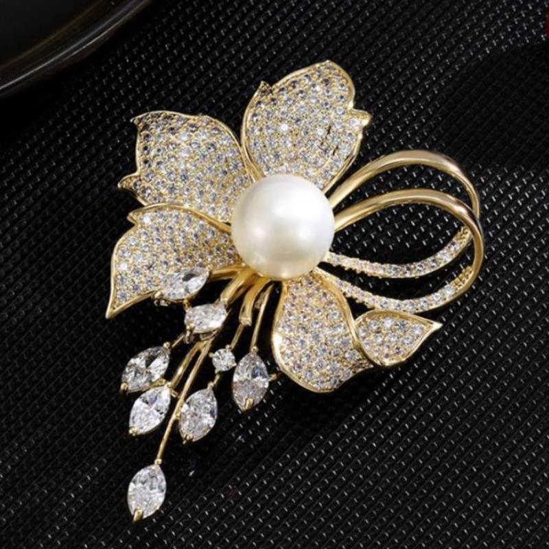 Fashion Rhinestone Flowers Imitation Pearl Brooches For Women Clothing Coat Jewelry Accessries Gifts