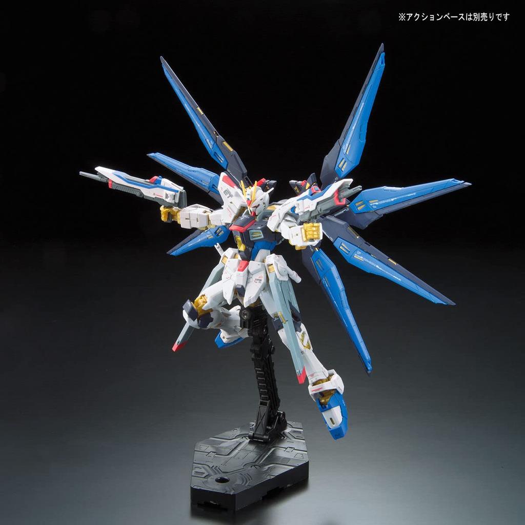BANDAI SPIRITS RG Mobile Suit Gundam SEED DESTINY Strike Freedom Gundam Scale Plastic Model ZGMF-X20A 1/144 Color-coded
