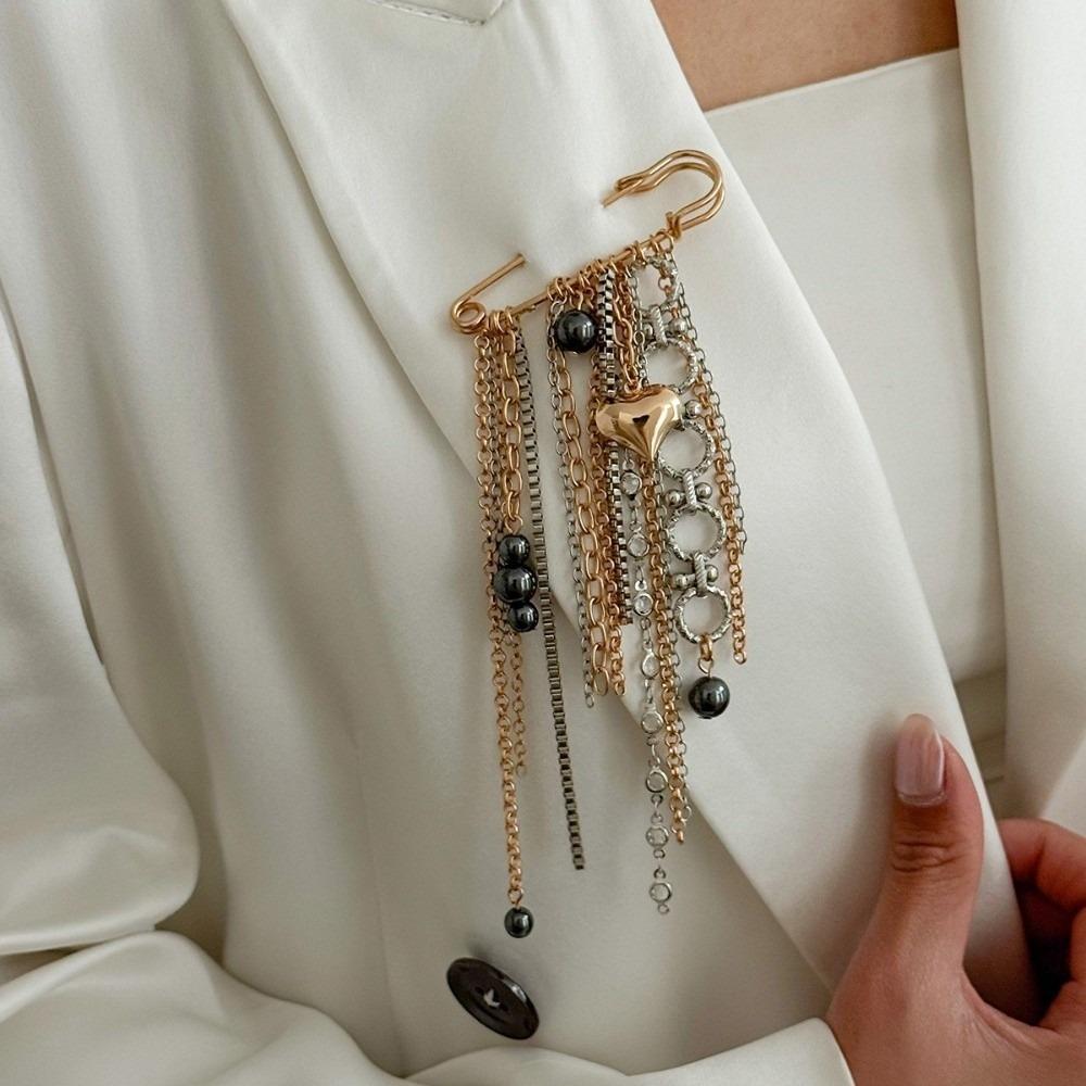 Ins Style Beaded Tassel Lapel Pin Sweet Cool Style Metal Chain Brooch Heart Brooch Suit Decoration