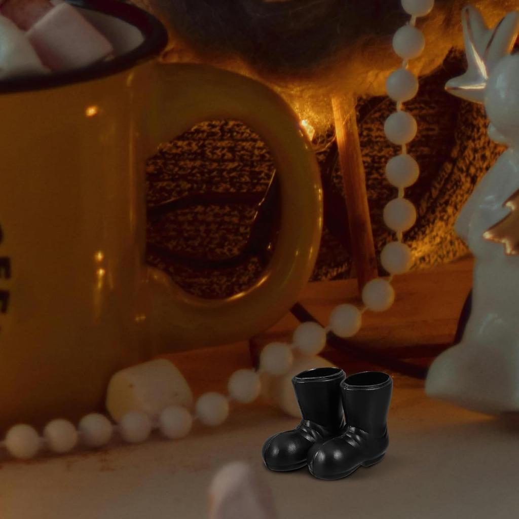 Vaguelly 7pairs Mini Santa Claus Shoes Model Decorative Dollhouse Accessories Realistic Christmas Boots for Mini Decoration for Craft Displays