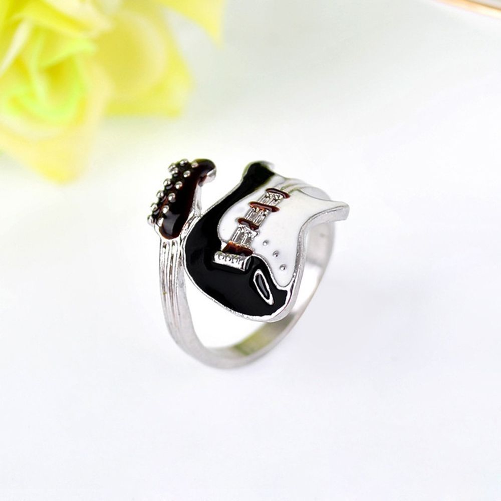 Brand New Personality Lovers' Women Jewelry Oiled Zinc Zinc Alloy Ring Black White Color Varnish Guitar