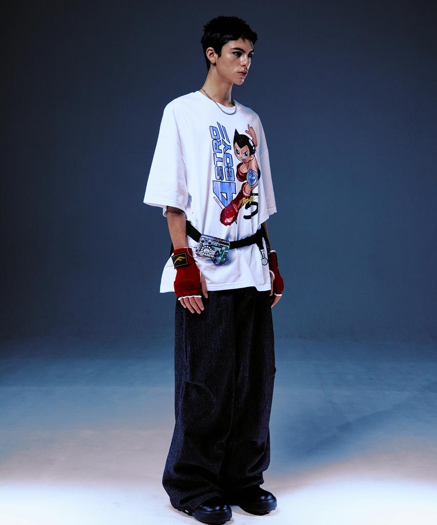 MAINBOOTH [Atom] Mach 5 Oversized T-Shirt (White)