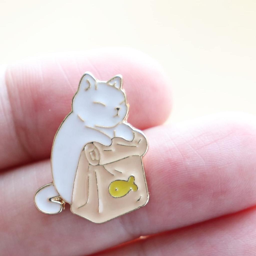 Cat and Food Bag Pin Cute Cat Pin Merchandise Badge, (White Cat)