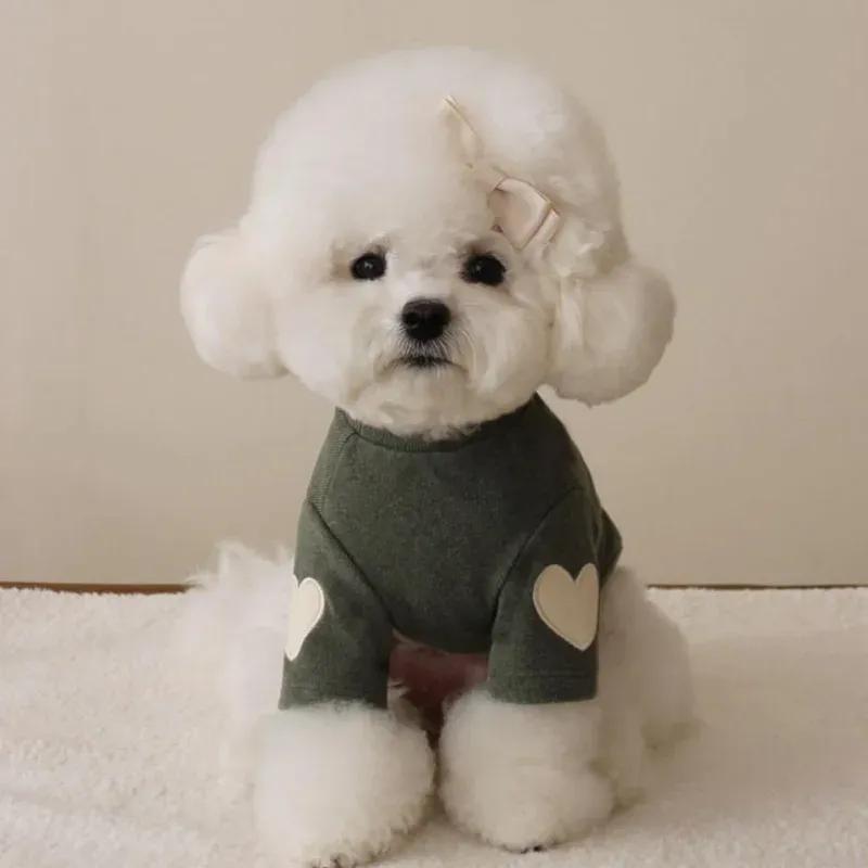 Love Winter Warm Pet Dog Clothing Base Shirt Cute Love Bear Teddy Yorkshire Hoodie Cat Pet Warm Clothing Designer Puppy Clothing