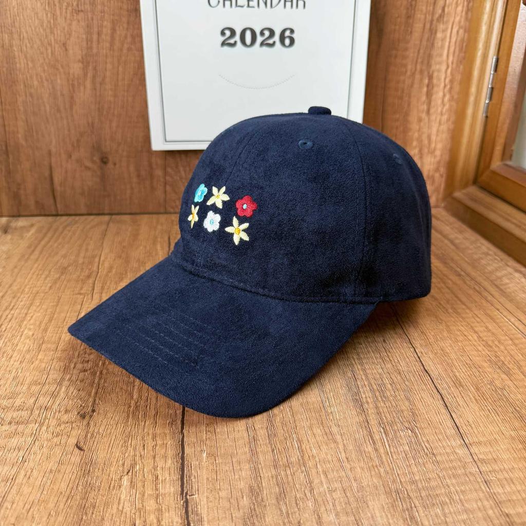 Gentle girl wind flower embroidery cap autumn and winter new baseball cap big head circumference outdoor sun hat