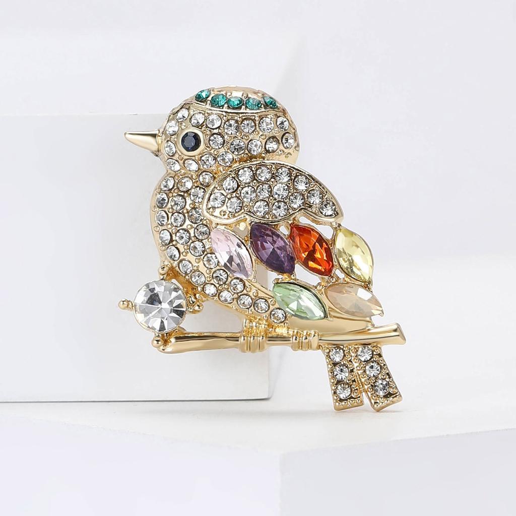 Sparkling Rhinestone Bird Brooches Vintage Alloy Animal Pins Banquet Party Accessories Suitable for Women and Men