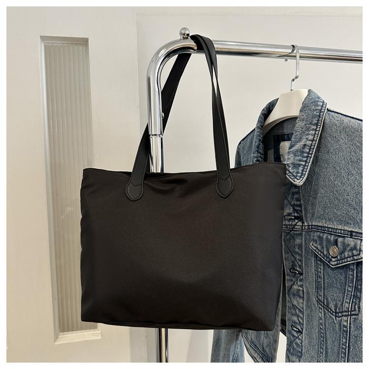 Корейская версия сумки большой вместимости 2024 года, летняя новая модная иностранная сумка-тоут, ретро женская сумка через плечо