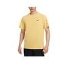 Желтая мужская футболка с круглым вырезом и логотипом бренда, удобная, с коротким рукавом