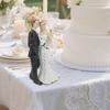Couple Statue Wedding Cake Topper Resin Bride And Groom Figurine Table Centerpiece for Valentine's Day Anniversary Decoration
