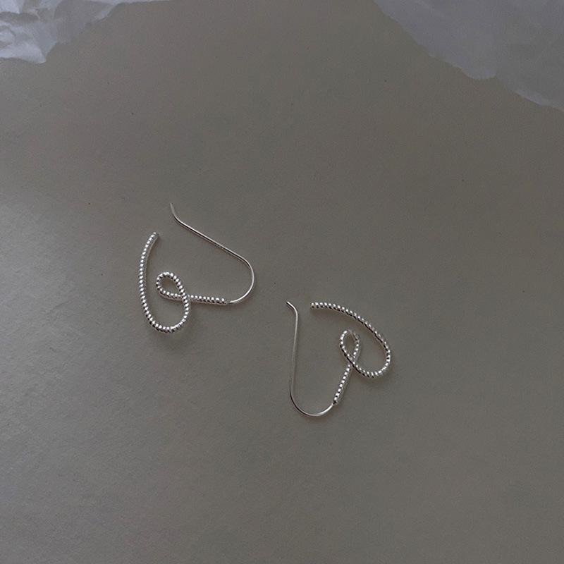 Простые преувеличенные большие серьги в форме сердца, персонализированные полые полые серьги с сердцем любви, дизайн, крючок для ушей, женские украшения для ушей