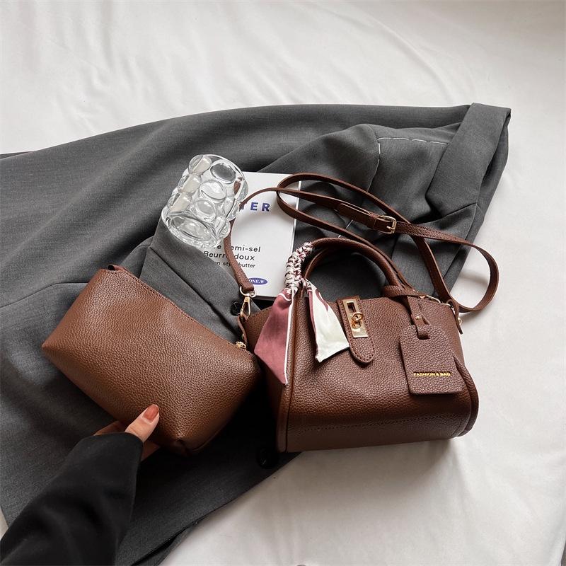 IELGY Women's Vegetable Basket, Messenger Bag, Portable Bucket Bag