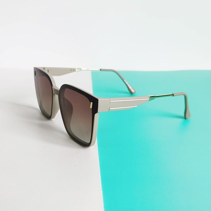 Солнцезащитные очки Повседневные Модные Солнцезащитные очки Премиум Чувство Защита от УФ Лучей Солнцезащитные очки Женские Очки Квадратные Гвоздики из Риса Модные Солнцезащитные очки