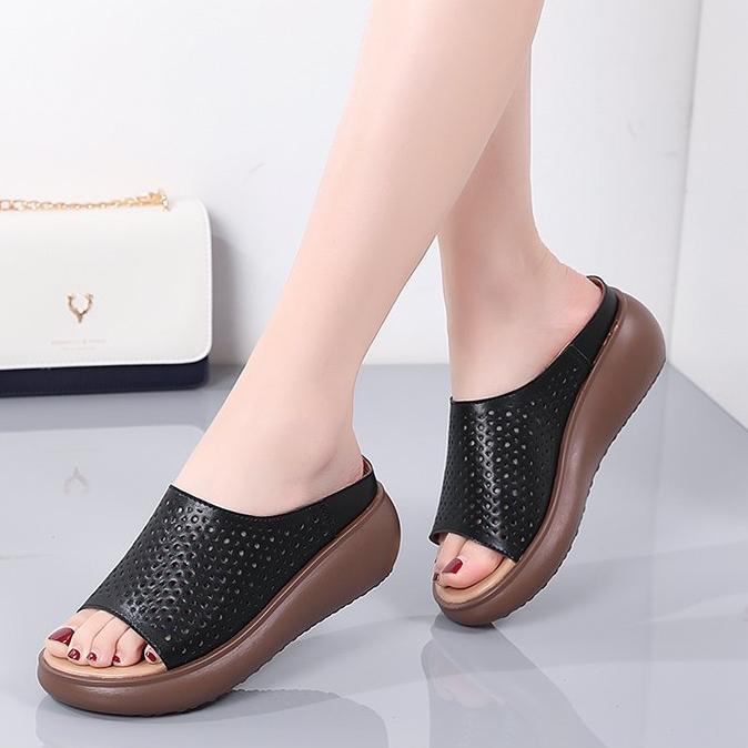 Мягкая кожаная обувь с дырочками, женские летние тапочки с отверстиями, повседневная обувь из бисквита, верхняя одежда в стиле ретро, ​​женские тапочки на толстой подошве