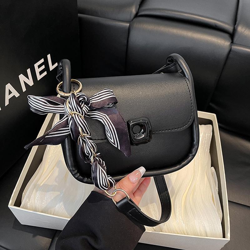 Popular Solid Color Simple 2025 New Trendy Silk Scarf Large Capacity Korean Version Crossbody Texture Underarm Shoulder Small Square Bag