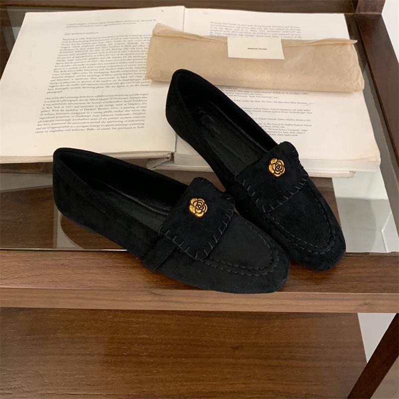 2025 осень новые ретро лоферы с камелией на одной педали женские в стиле old money на мягкой подошве туфли Doudou неглубокие одинарные туфли