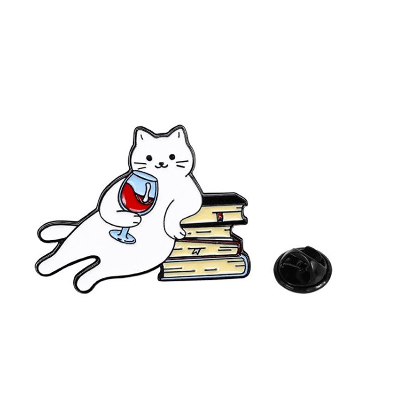 Очаровательная брошь в виде котенка, бутылки и бокала красного вина - эмалевый значок