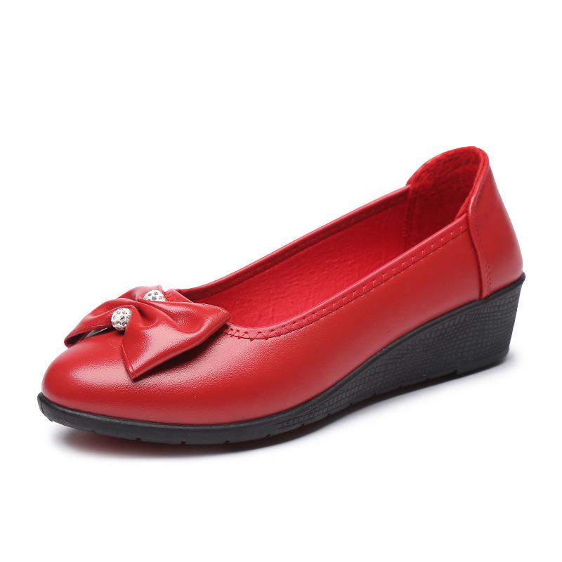 Модная женская обувь Женские туфли на плоской подошве Высококачественные замшевые туфли без застежек Острый носок Резиновые женские туфли на плоской подошве Балетки Horsebit Лоферы