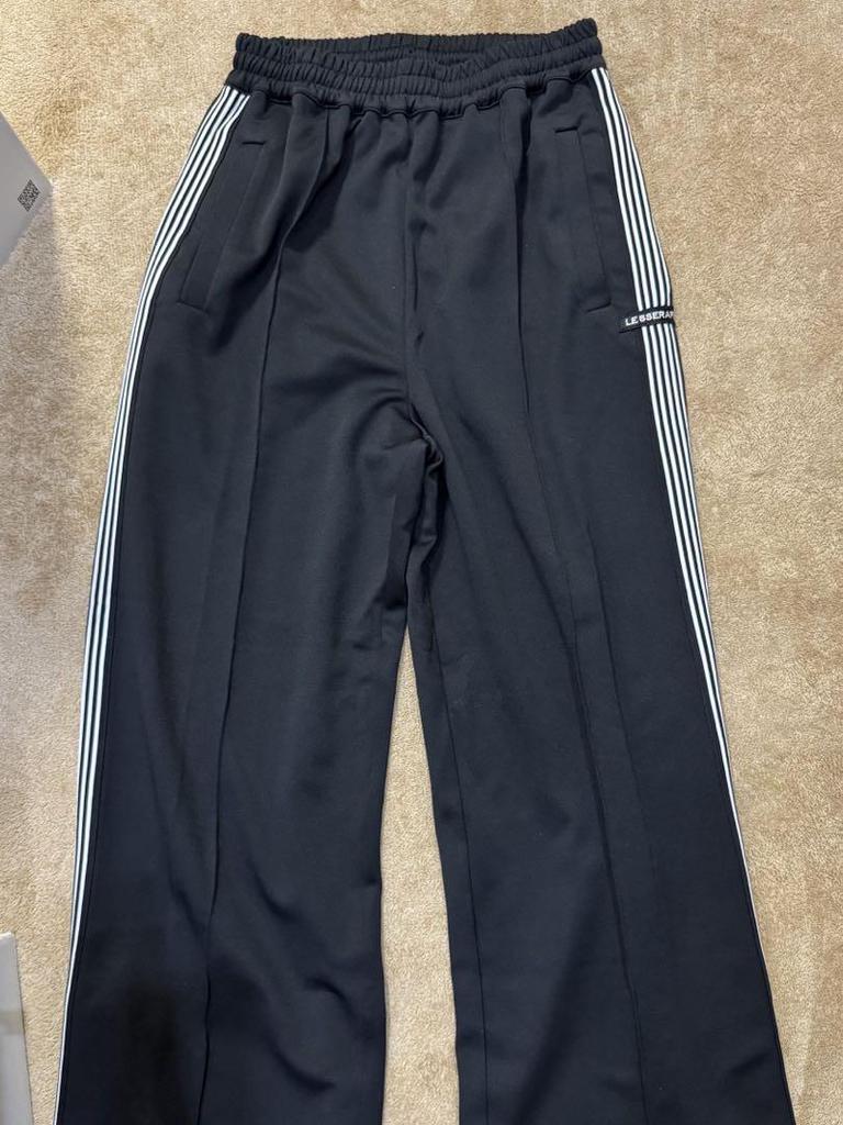 [USED] LE SSERAFIM TRACK PANTS Black Size S