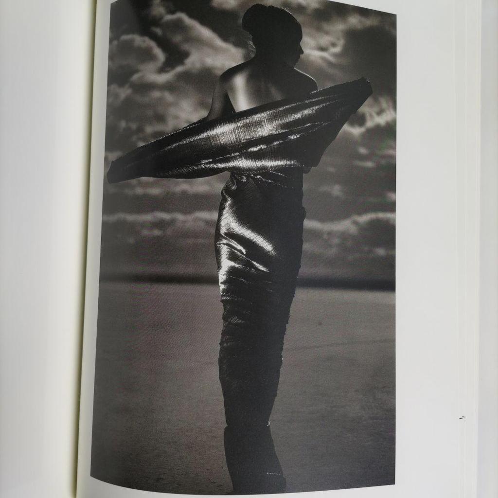 [USED] Axel Crieger American Night