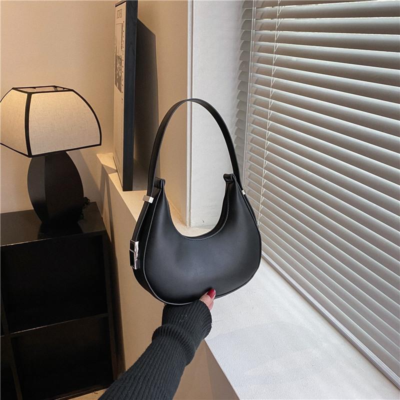 Trendy 2023 Summer Fashion Crescent Shoulder Bag For Women Casual Street Style