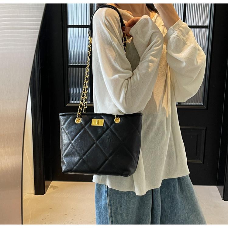 IELGY Large-Capacity One-Shoulder Diagonal Female Bag Spring Fashion Korean Version Work Commuter Underarm Tote Bag