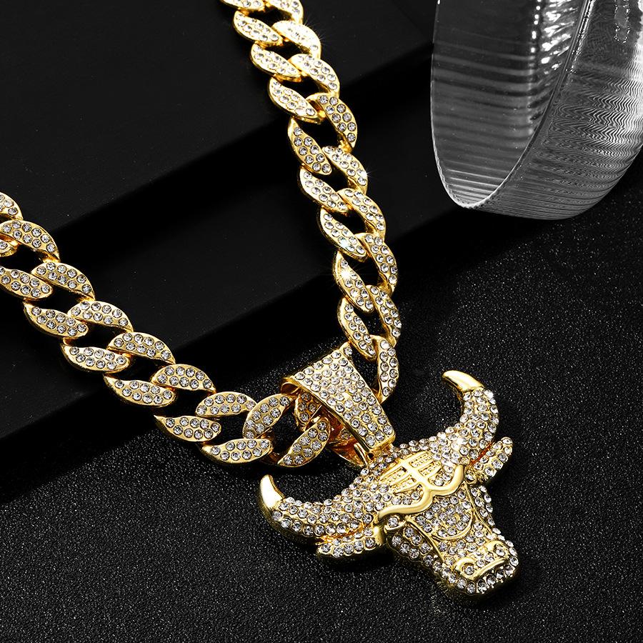 Bull Head Pendant Full of Diamonds Cuban Chain, Hip-hop Street Rap Style 15mm Clasp Jewelry European and American Niche Personalized Animals