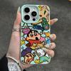 Футболка Crayon Shin Doodle Подходит для чехла для мобильного телефона Apple 15 Promax iPhone 14 Новый 13 Защитный чехол 12 Женская модель