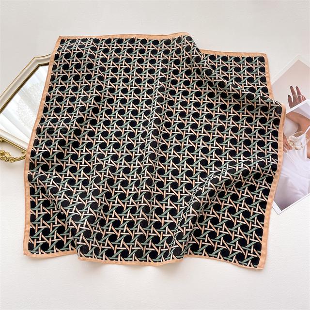 Дизайнерский велюровый квадратный шарф для женщин, шейный платок, галстук, модный маленький клетчатый шарф для волос на запястьях, новый платок, бандана 