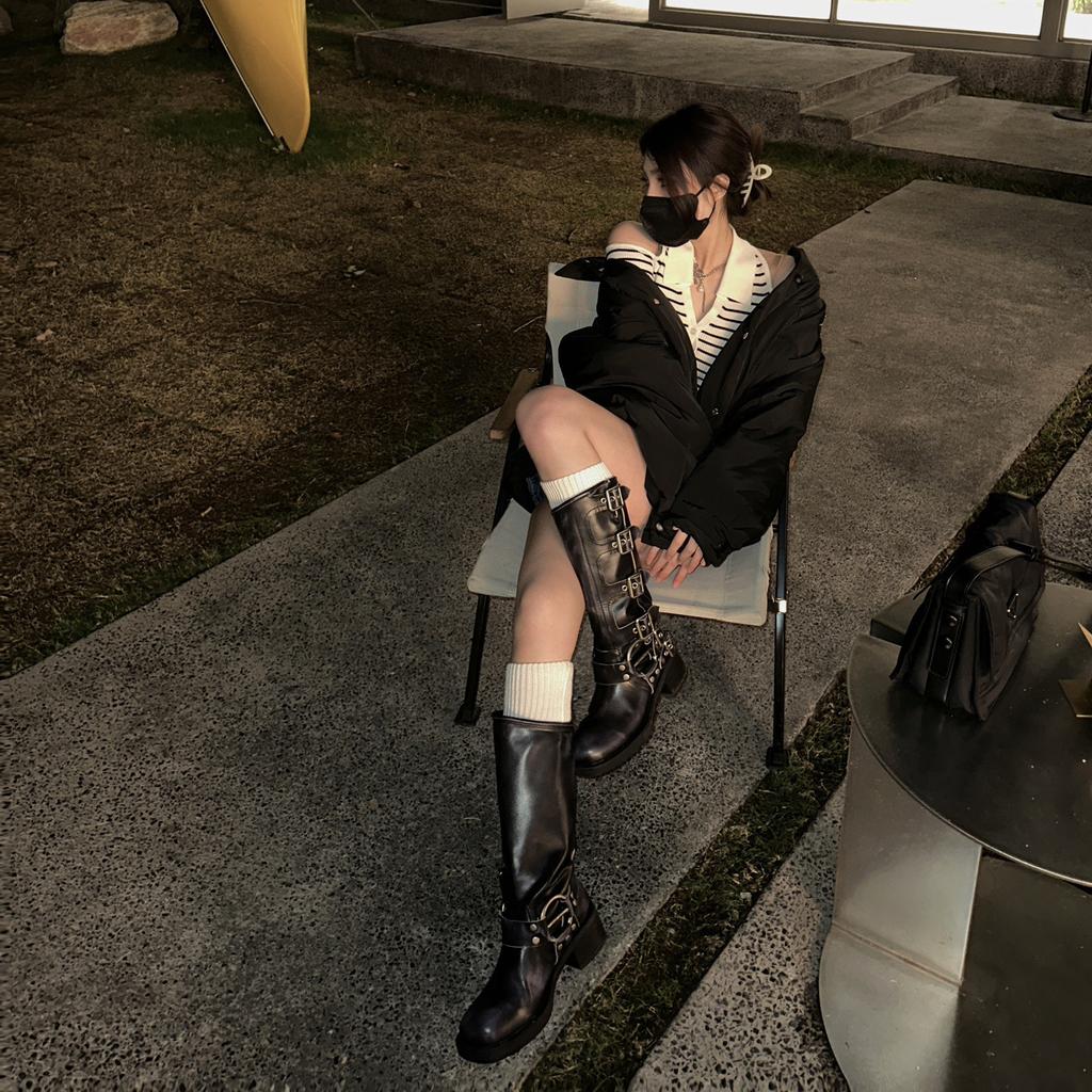 Модные женские высокие сапоги на платформе с металлической пряжкой на толстом каблуке, мотоциклетные сапоги, винтажные мягкие кожаные панковские сапоги, коричневые кожаные рыцарские сапоги