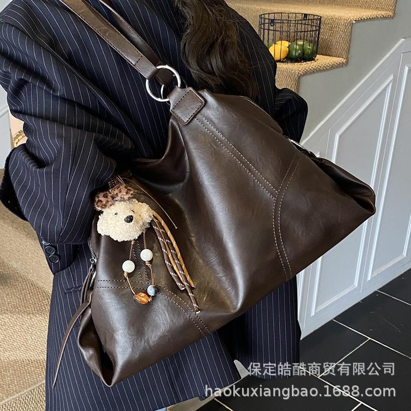 Ретро вместительная сумка-мессенджер для通勤 женская осень-зима 2025 новая корейская версия повседневная сумка-тоут портативная дорожная сумка