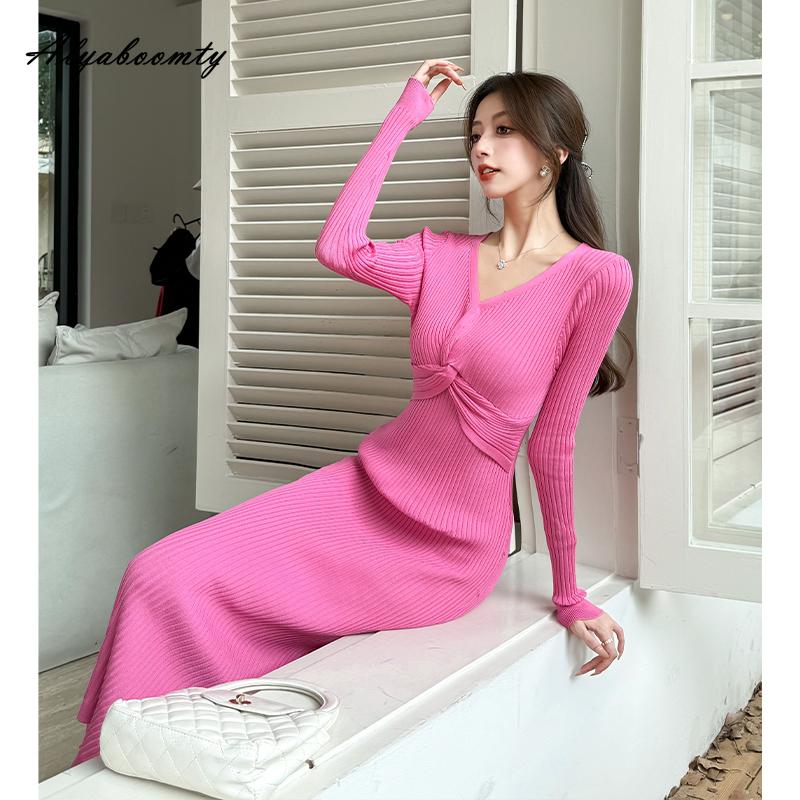 Платье-свитер миди во французском стиле осень-зима с V-образным вырезом бежевого, розового, красного, цвета хаки, трикотажное платье, элегантное женственное трикотажное платье с разрезом