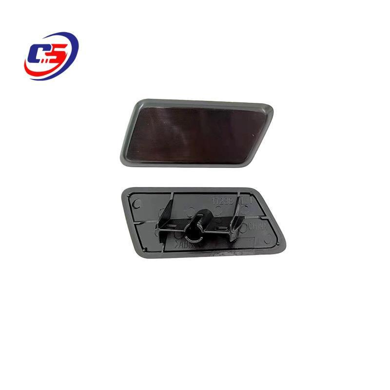 Накладка на бампер, форсунка омывателя фары Toyota Camry (85382-06050 и 85381-06030)