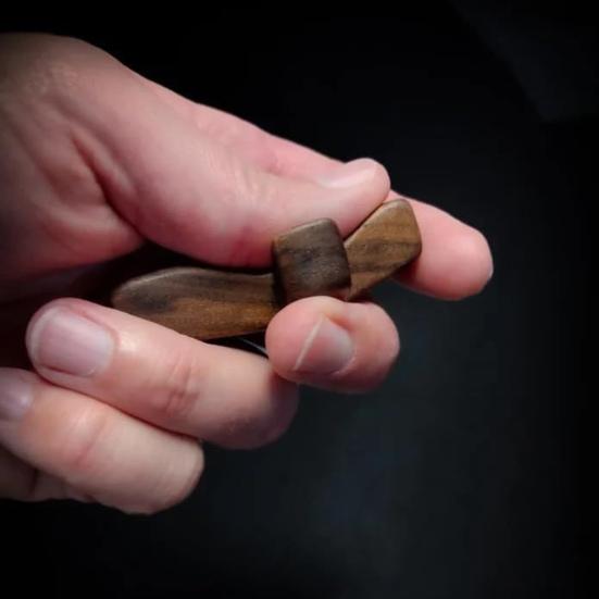 Olive Wood Pocket Cross Smooth Texture Pocket-sized Stress Relief Spiritual Companion Cross My Heart Encouragement Gift Wooden Cross Across