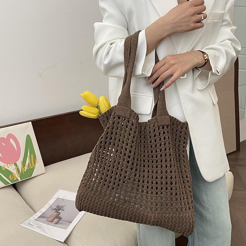 Ленивая сумка-мешок леди 2025 новая весенне-летняя ажурная вязаная сумка через плечо большая вместимость сумка-тоут