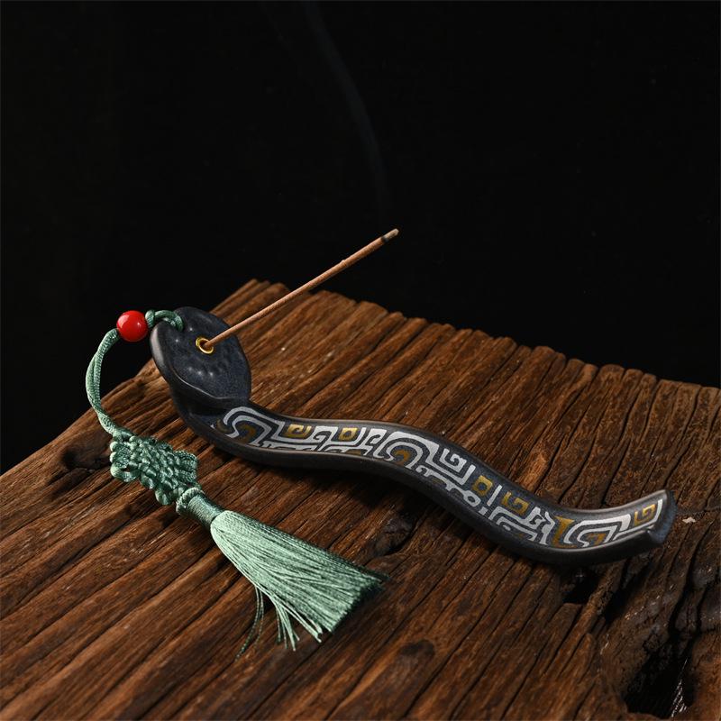 National Style Ruyi Pattern Ceramic Incense Holder for Home, Tea Room & Desktop Decoration