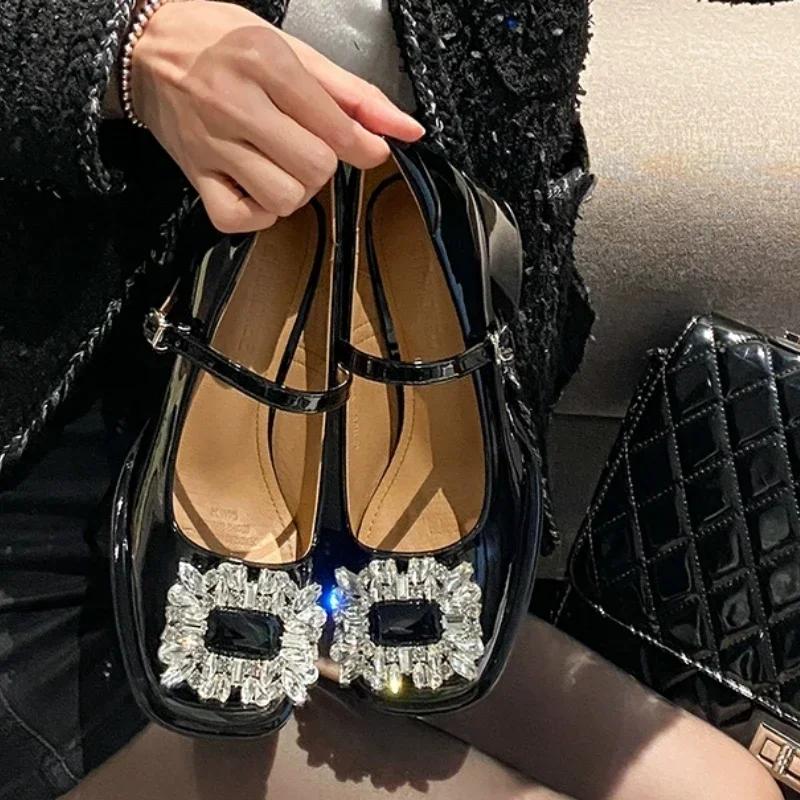 Мода 2024 Модная обувь для женщин Женские туфли-лодочки с пряжкой Осенние туфли Мэри Джейн с квадратным носком Стразы Однотонное платье Туфли на толстом каблуке Неглубокие туфли