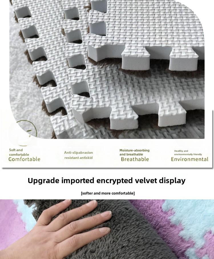 Мягкий тканевый клетчатый коврик для пола серого и бежевого цвета с соединяющимися плитками