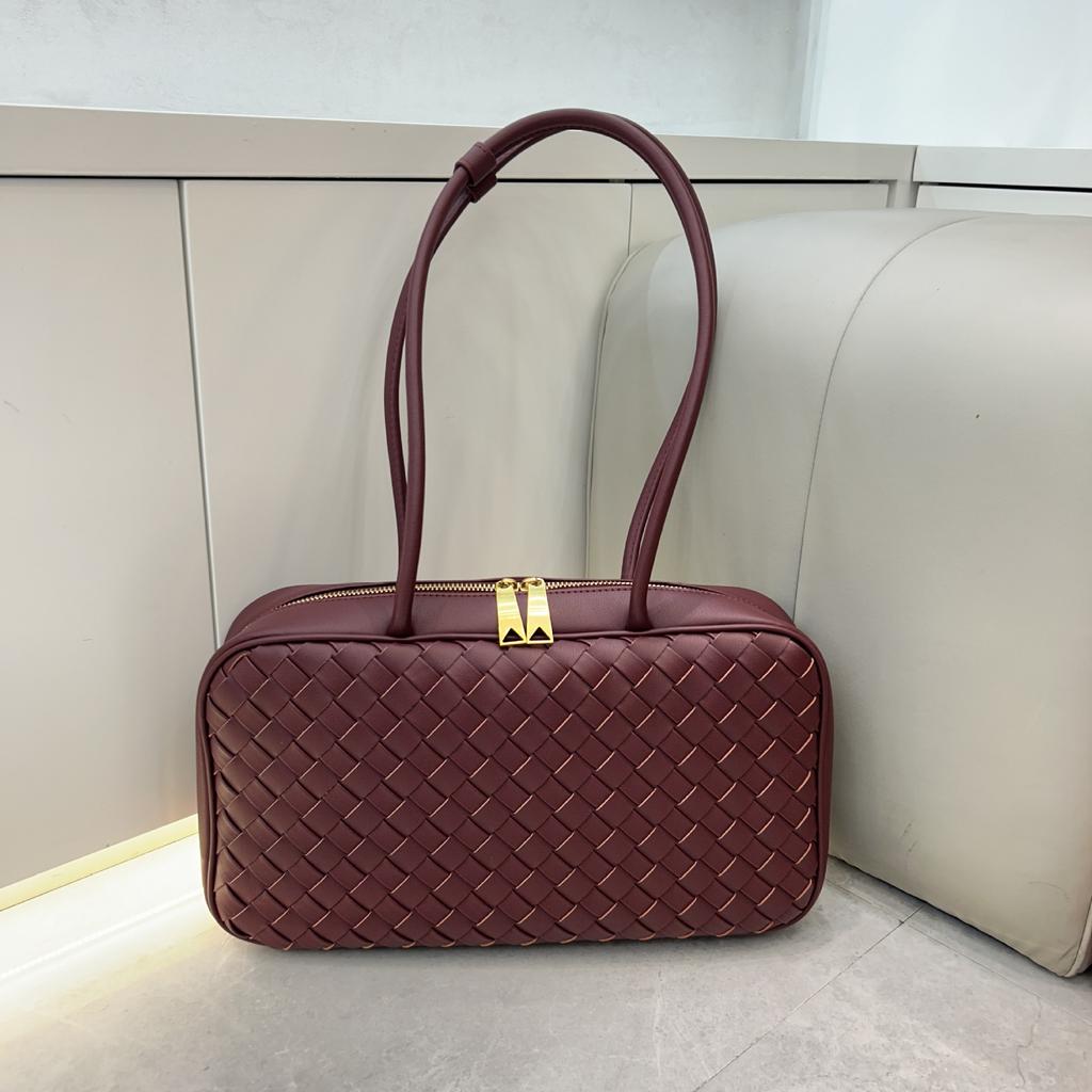 Cross Border New Woven Boston Bag Простая и модная сумка Повседневная и модная универсальная сумка через плечо для женщин
