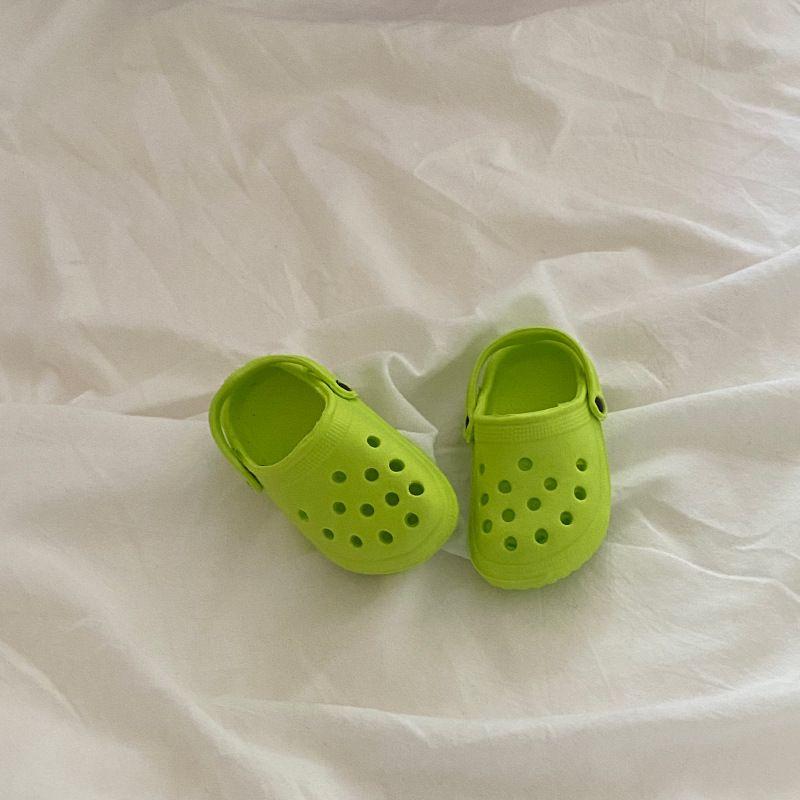 Funny Mini Mini Hole Shoes Pendant Pet Shoes Childen of Heaver Couple Keychain Cute Hang Decorations DIY Accessories