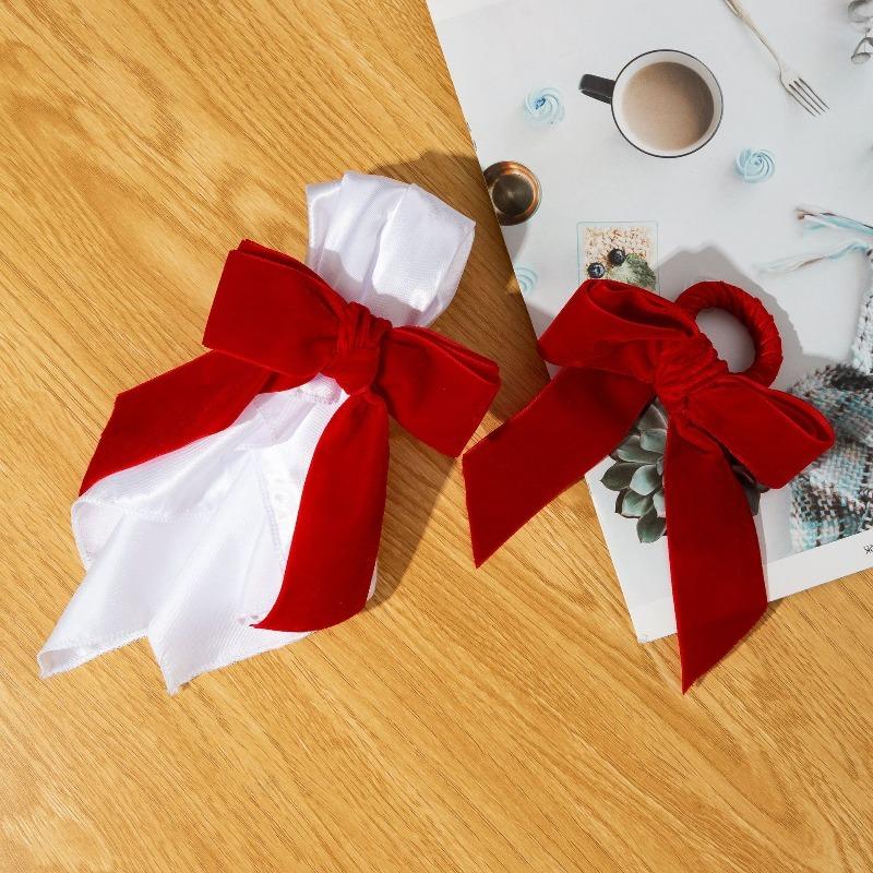 Holiday Christmas Bow Napkin Rings Red and Green Velvet Napkin Holders Festive Table Setting Tissue Rings for New Year