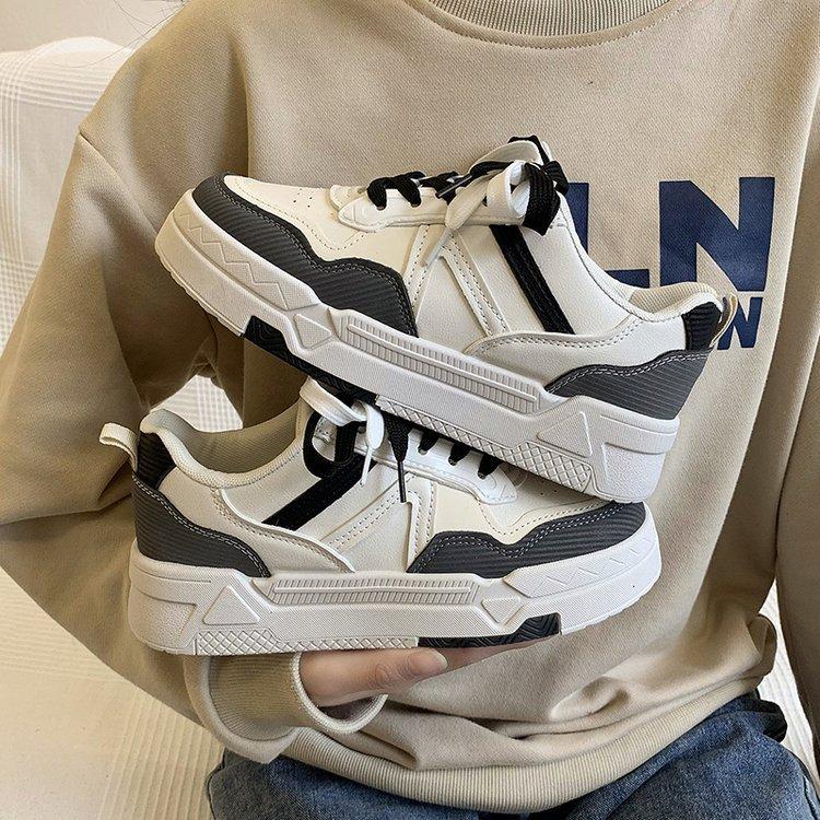 Ins тренд маленькие белые туфли женские 2024 осень и зима новая модель на толстой подошве увеличивающая рост студенческие кеды легкие повседневные кеды спортивная обувь