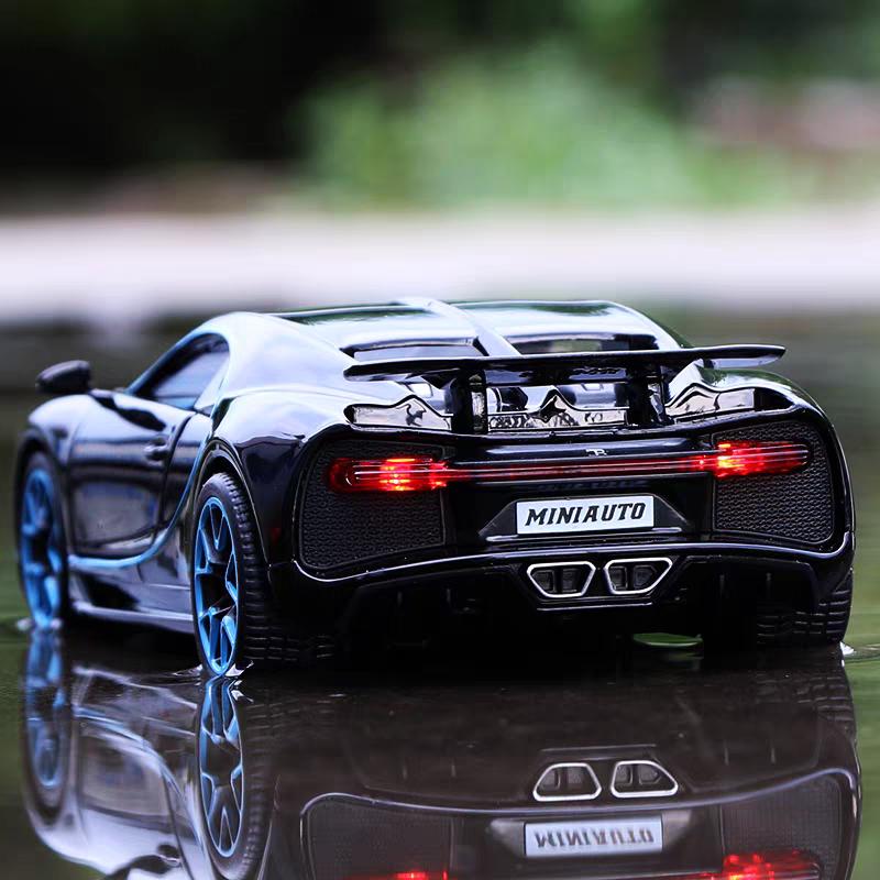 Bugatti Chiron Supersport Simulation Diecast & Toy Vehicles Sounds & Light Pull Back Car 1:32 Alloy Model Gifts For Children