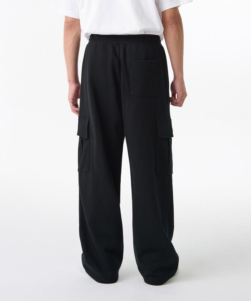 MUSINSA STANDARD One-Pleat Wide Cargo Sweatpants [Black]