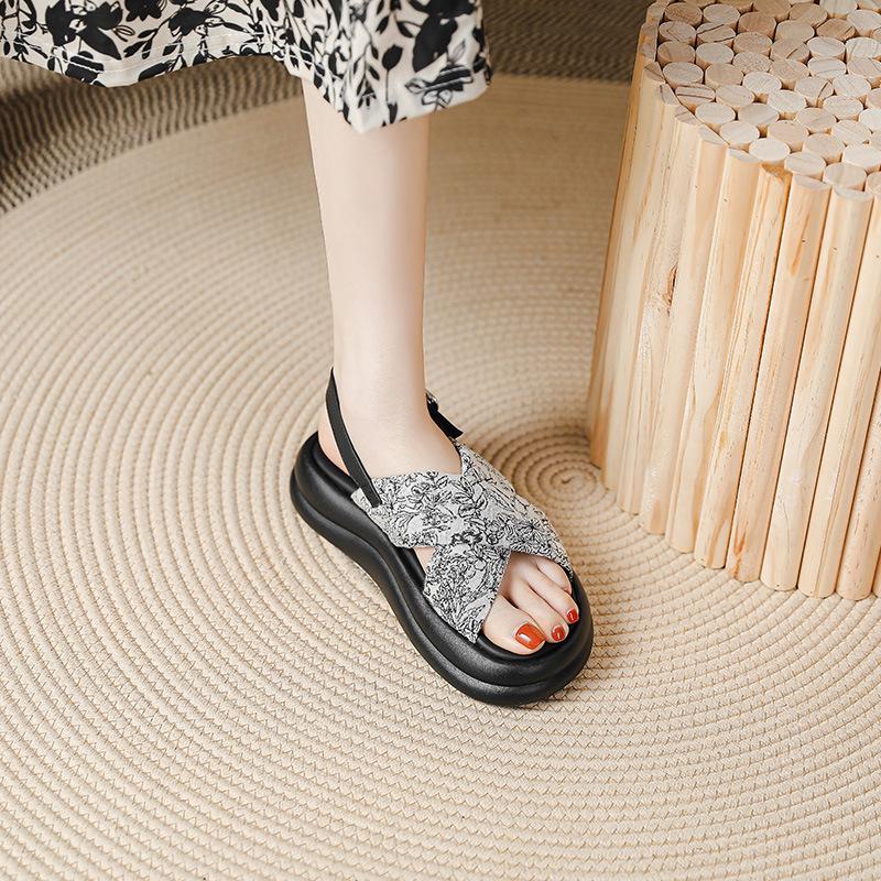 National style sandals women's platform new Chinese style summer new retro round head muffin bottom ethnic style outdoor wear beach shoes