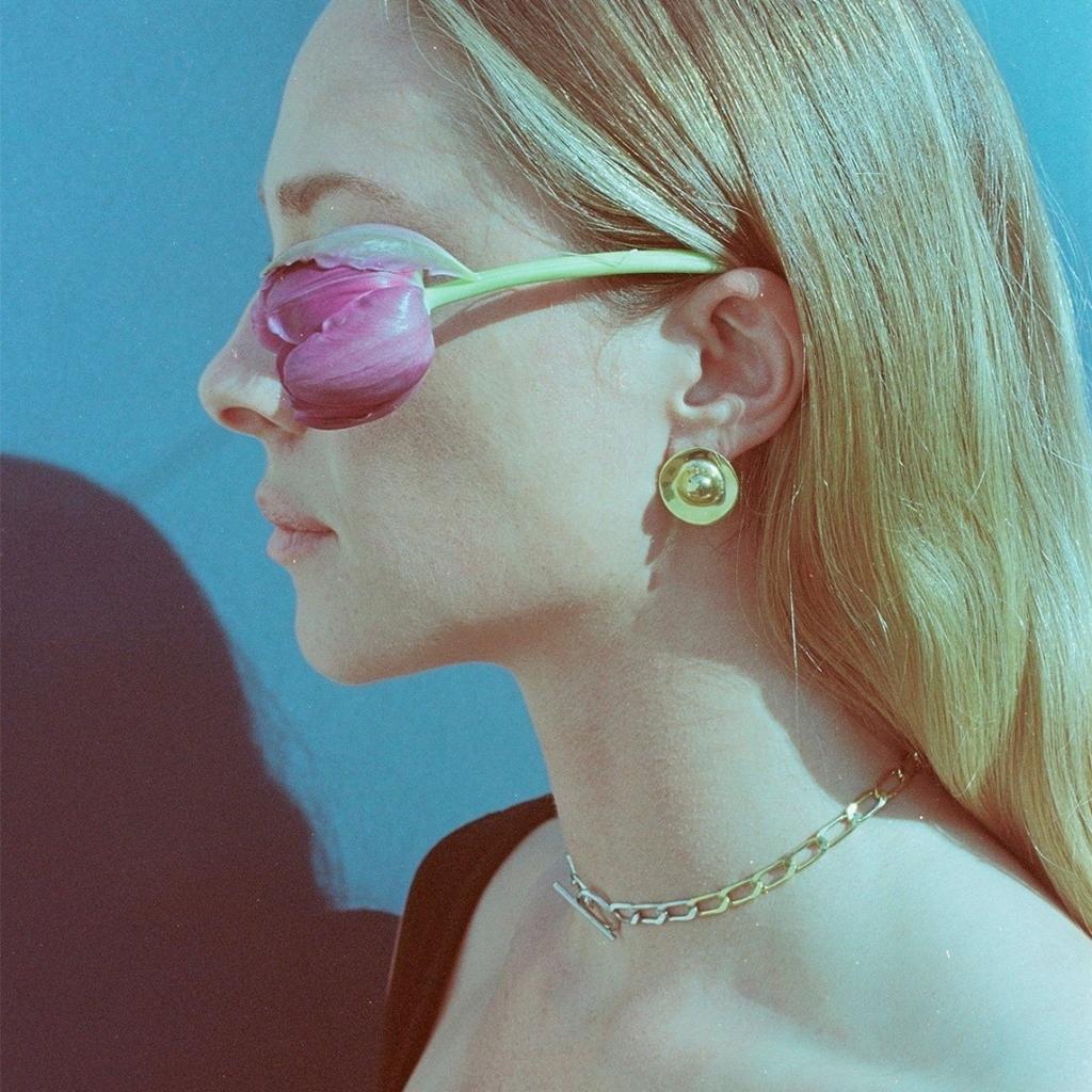 Ретро Простые Стильные Позолоченные 18K Настоящим Золотом Серьги-Гвоздики в Форме Шляпы, Серьги Нишевые Универсальные Серьги Женские